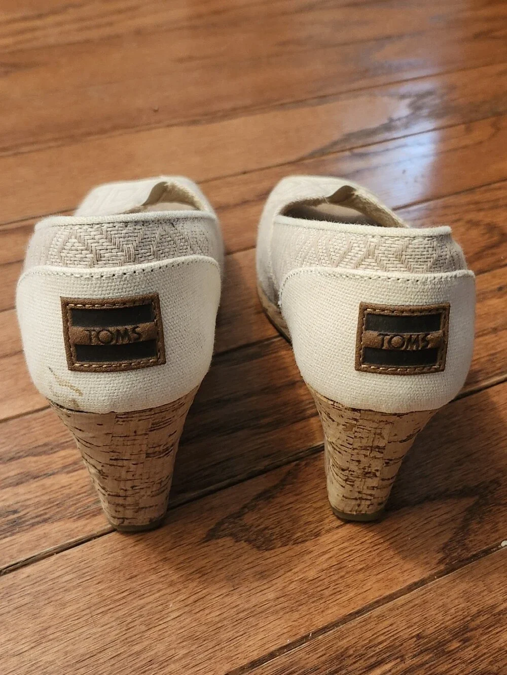 TOMS Stella Open Toe Wedge Shoes Women's Sz US 8.5 Beige Diamond Pattern Slip On